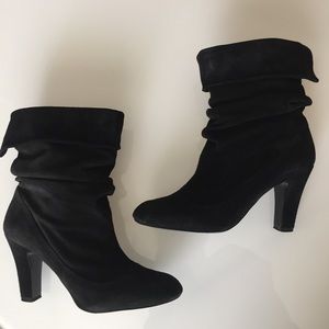 Nine west black suede heel booties